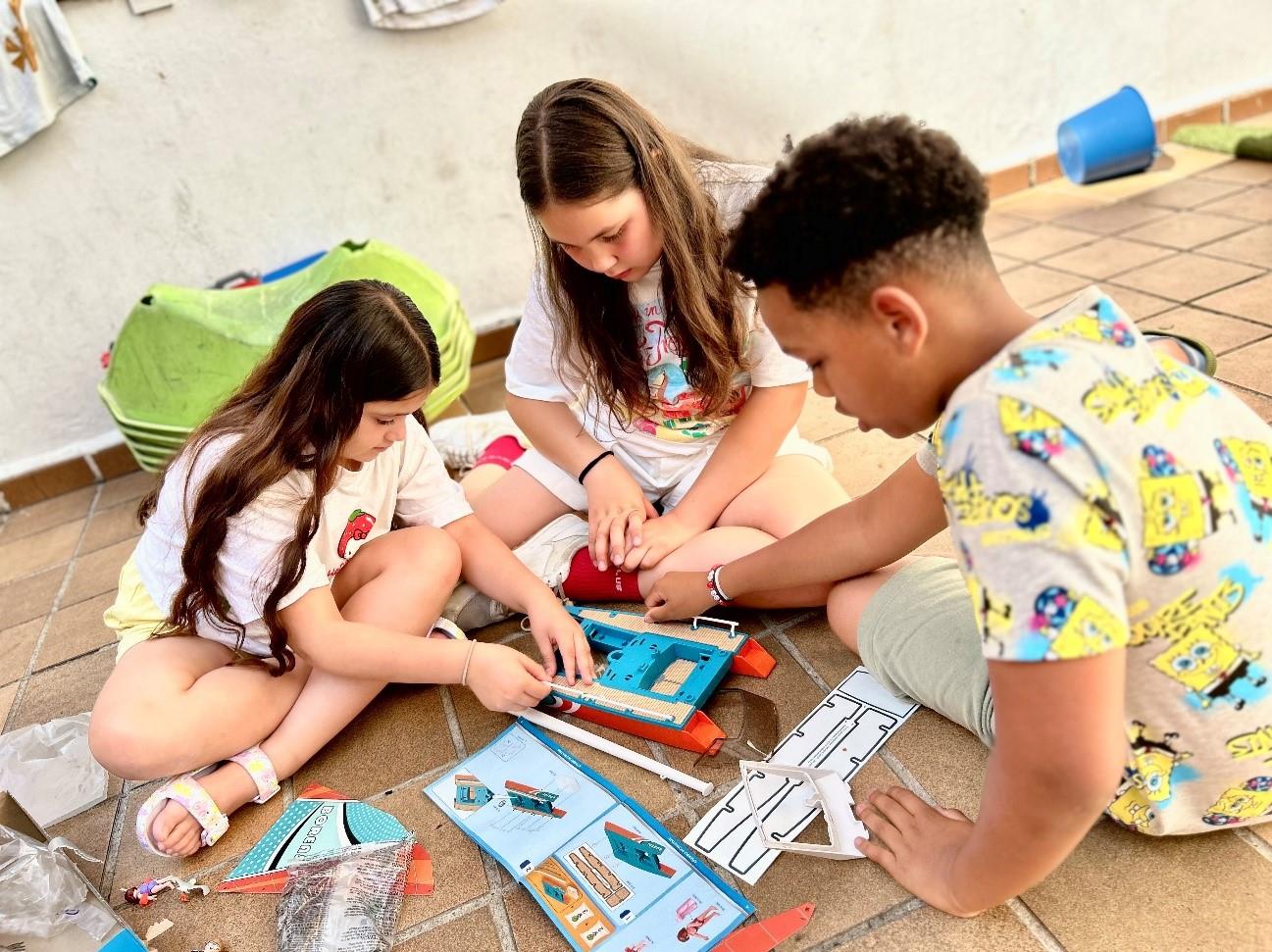 Entrega de juguetes campaña "Un Juguete Una Ilusión"